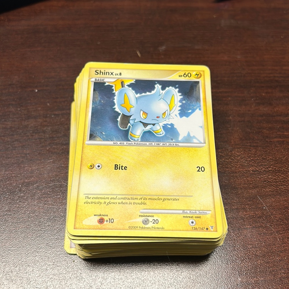 100 Pokémon Card Lot